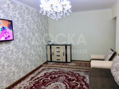 Продаю 2-комнатную квартиру, 43кв. м., этаж - 1/5, 8 мкр, дом 30б.