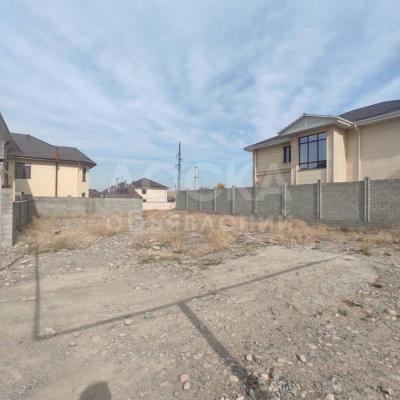 Продаю участок под строительство, 5,5 соток 12 мкр.