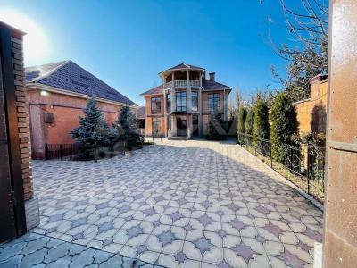 Продаю дом 8-ком. 460кв. м., этаж-3, 9-сот., стена другое, Советская/ Шербакова .