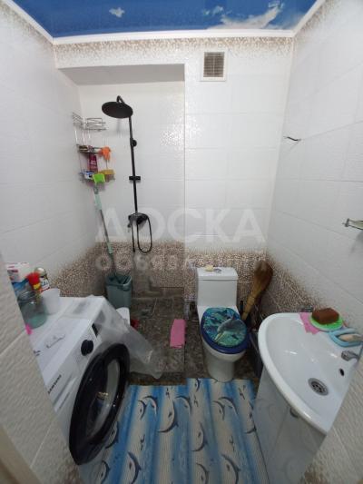 Продаю 1-комнатную квартиру, 36кв. м., этаж - 1/5, Достук.