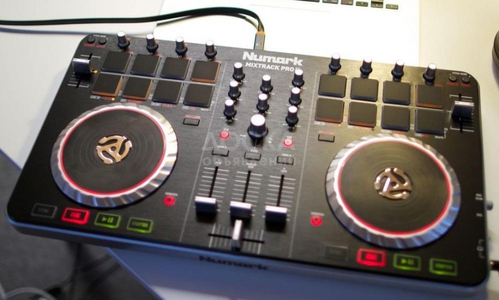 продаю диджейски пульт. Numark pro 2