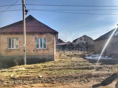 Продаю дом 6-ком. 112кв. м., этаж-1, 5-сот., стена кирпич, Алтын-Ардо по Горького.