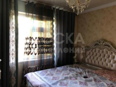 Продаю 3-комнатную квартиру, 60кв. м., этаж - 4/9, г. Бишкек,  Восток-5.