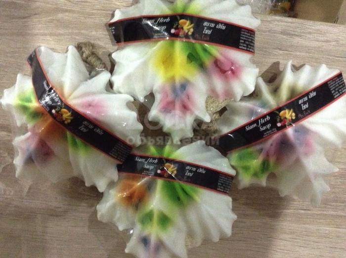 Мыло в форме экзотических фруктов Тайланда.