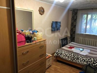 Продаю дом 3-ком. 75кв. м., этаж-1, 4-сот., стена кирпич, тыныстанова ленинградская.