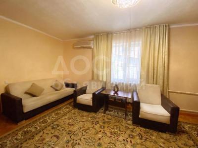 Продаю дом 3-ком. 1кв. м., этаж-1, 4-сот., стена кирпич, Ахунбаева/Белорусская .