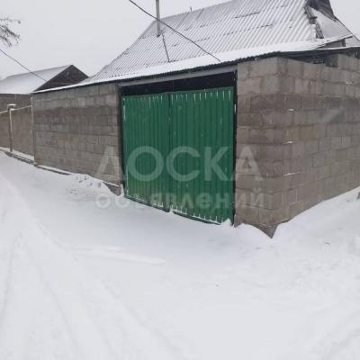 Продаю полдома 4-ком. 63кв. м., этаж-1, 2.7-сот., стена кирпич, сНижняя-Арча.