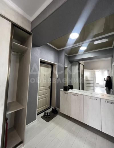 Продаю 2-комнатную квартиру, 62кв. м., этаж - 6/10, Токтогула/Сыдыкова .