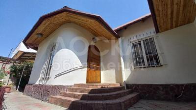 Продаю дом 7-ком. 175кв. м., этаж-2, 4.6-сот., стена кирпич, пер. Горный 1.