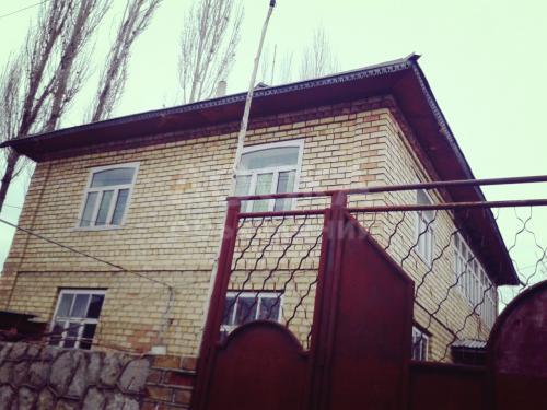 Продаю дом 6-ком., 170 кв.мкв. м., этаж-2, 6-сот., стена кирпич, мкр Ак Тилек .