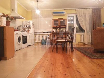 Продаю 3-комнатную квартиру, 75кв. м., этаж - 5/5, Турусбекова/чокморова.