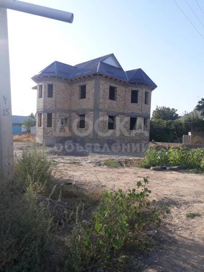 Продаю дом 8-ком. 220кв. м., этаж-2, 6-сот., стена кирпич, Жалал-Абад ш Достук мкр.