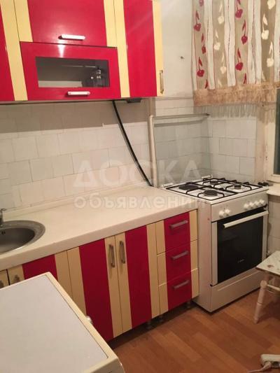 Продаю 3-комнатную квартиру, 62кв. м., этаж - 4/5, 12 микрорайон .