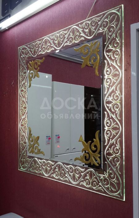 Изделия из стекла с накладными деталями