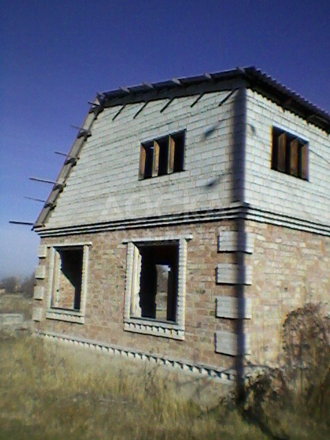 Продаю дачу, 4-ком., 42кв. м., этаж-2, 5-сот., стена кирпич, c. Байгелди, в 14 км от города, след.после с Джал - Аламедин.район ,