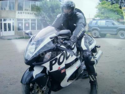 Продаю модель спортивного мотоцикла Suzuki GSX1300R Hayabusa. 2005 год. Идеальное состояние.