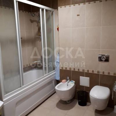 Продаю 2-комнатную квартиру, 142кв. м., этаж - 3/10, Магистраль Мира.