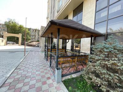 Продаю 3-комнатную квартиру, 90кв. м., этаж - 8/10, Боконбаева/Калык Акиева.