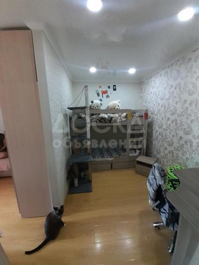 Продаю 1-комнатную квартиру, 30.4кв. м., этаж - 3/5, 5 микрорайон.