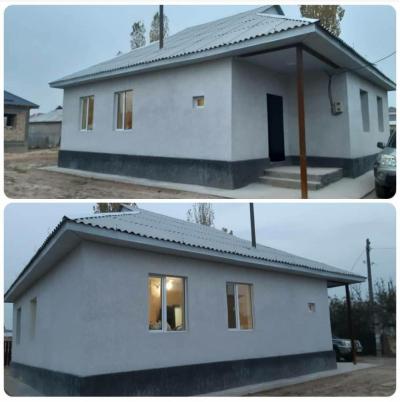 ТЕЗ АРАДА НОВО-ПАВЛОВЛОВКАДАН 
Поле чудестен, ТАЛАС көчөсүнөн 4 комната ЖАҢЫ САЛЫНГАН ҮЙ САТЫЛАТ 
Участогу 5 сотых 
Суу, свет, центр. канализация, отопление бар. Ремонту жакшы.