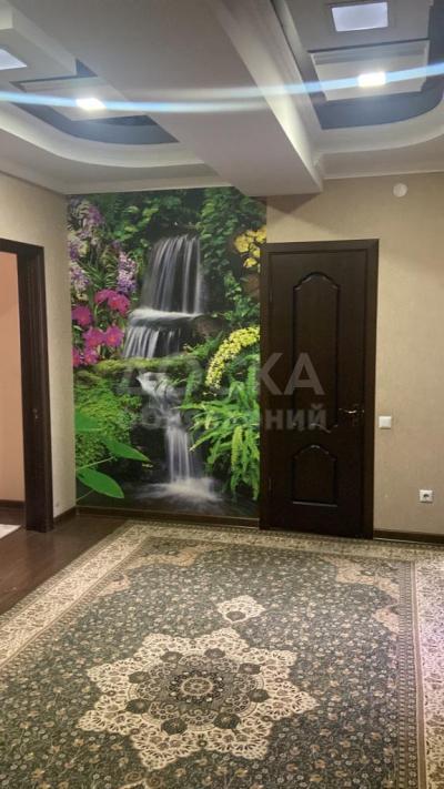 Продаю 4-комнатную квартиру, 138кв. м., этаж - 3/9, ул. Ахунбаева 186/1.