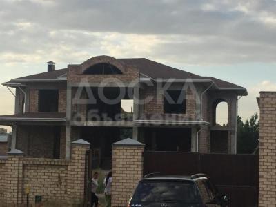 Продаю дом 5-ком. 450кв. м., этаж-3, 20-сот., стена кирпич, Мира\Магистраль.