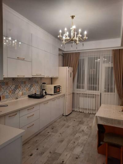 Срочно продаю однокомнатную элитную квартиру в 12 микрорайоне.