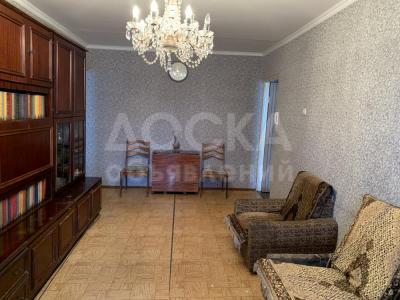 Продаю 3-комнатную квартиру, 58кв. м., этаж - 4/5, Суюмбаева 150.