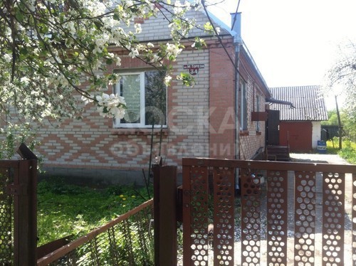 Продаю дом 1-ком., 100кв. м., этаж-1, 1-сот., стена кирпич, А-Беш.