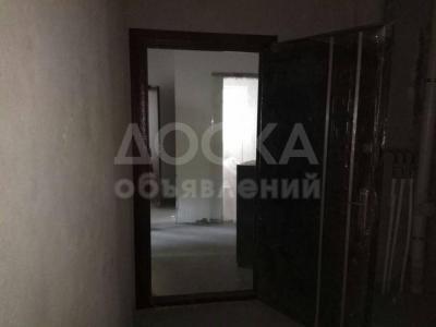 Продаю квартиру 4-ком., 100кв. м., этаж - 2/9, Асанбай американский университет.