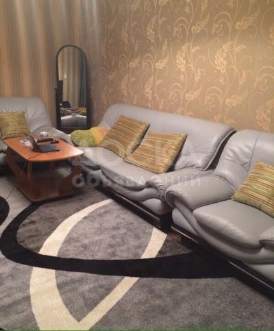 Продаю квартиру 2-ком., 58кв. м., этаж - 1/9, 7мкр..