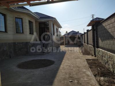 Продаю дом 5-ком. 215кв. м., этаж-1, 5-сот., стена кирпич, Арча бешик.