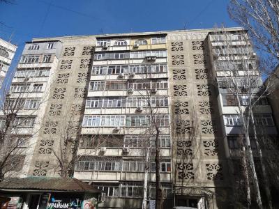 Продаю 4-комнатную квартиру, 79кв. м., этаж - 8/9, Восток-5.