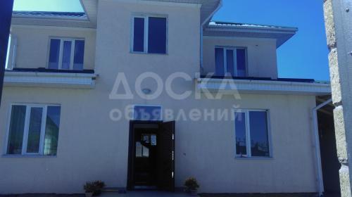 Продаю дом 8-ком., 200кв. м., этаж-2, 4-сот., стена кирпич, мкр.Тунгуч.