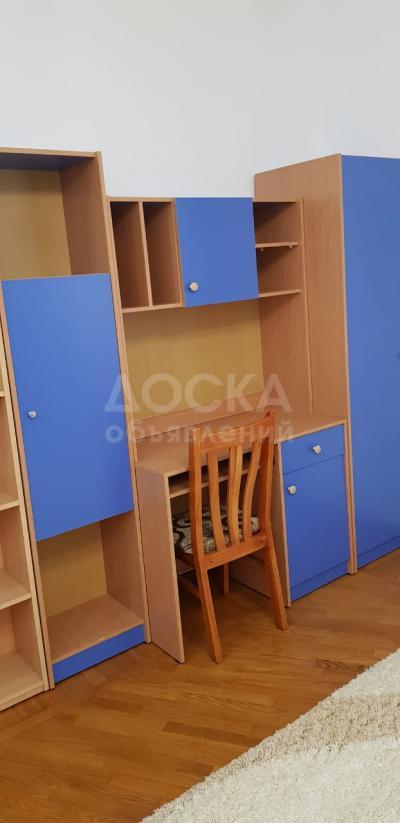 Продаю 4-комнатную квартиру, 200кв. м., этаж - 2/6,  ул. Московская (между Манаса и Исанова).