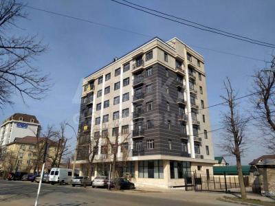 Продаю 3-комнатную квартиру, 97кв. м., этаж - 5/7, Район универ Манас. Дом сдан, можно начать ремонт! Цена 67.900$.