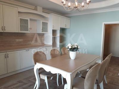 Продаю квартиру 4-ком., 175кв. м., этаж - 6/10, в жк «Асыл Таш» сзади Дородой Плазы.