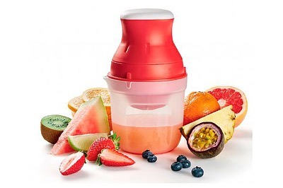 Соковыжималка Turbo Juice от американского бренда Tupperware снова по Акции!!!  Компактная, удобная ручная соковыжималка Turbo Juice !
В отличие от электрических соковыжималок занимает мало место, крмпактна, удобна для транспортировки и проста в использов