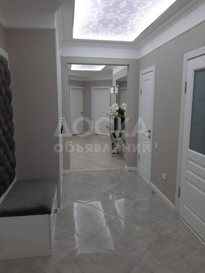 Продаю 4-комнатную квартиру, 130кв. м., этаж - 8/10, Ахунбаева/Тыналиева.