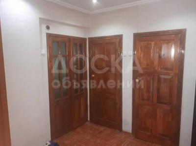 Продаю 5-комнатную квартиру, 81кв. м., этаж - 2/2, Ул Осмонова.