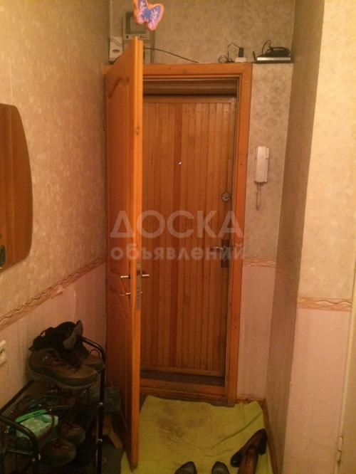 Продаю квартиру 3-ком., 68кв. м., этаж - 1/9, Карпинка/Московская.