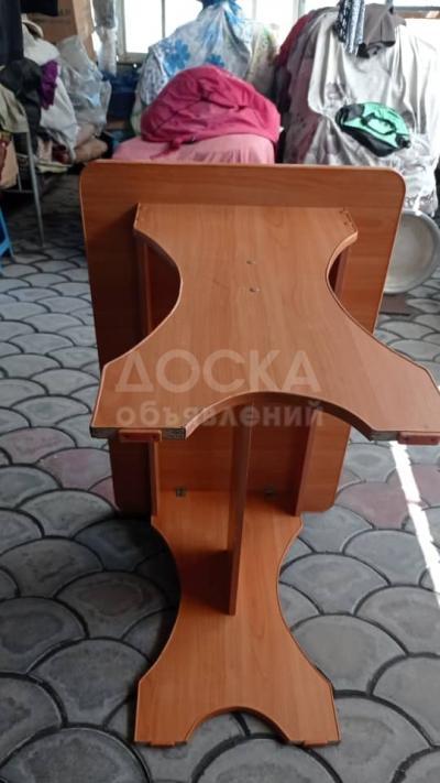 Продаю стол