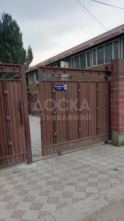 Продаю 1-комнатную квартиру, 21,6кв. м., этаж - 1/2, Молодежная 61, кв.7.