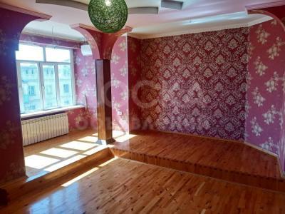 Продаю 5-комнатную квартиру, 173кв. м., этаж - 9/10, Ахунбаева/Тыналиева.