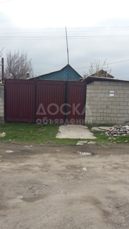 Продаю дом 4-ком., 70кв. м., этаж-1, 8-сот., стена кирпич, Бишкек.