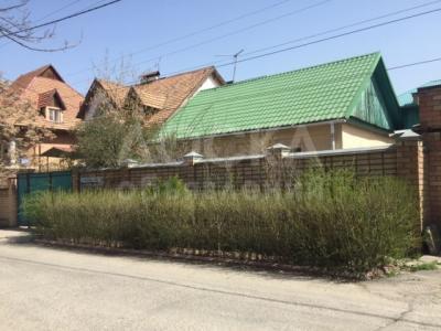 Продаю дом 4-ком. 100кв. м., этаж-1, 4,5-сот., стена саман, Медакадемия.