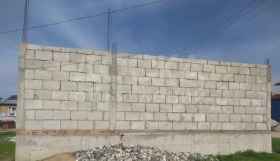 Продаю дом 2 больших комнат, можно потом на комнаты разделить по своему усмотрению.-ком. 9,5-7,5кв. м., этаж-1, 4 соток-сот., стена пеноблок, ж/м Рухий Мурас.