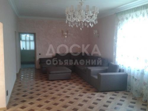 Продаю дом 6-ком., 79кв. м., этаж-1, 5-сот., стена кирпич, район Пишпек.