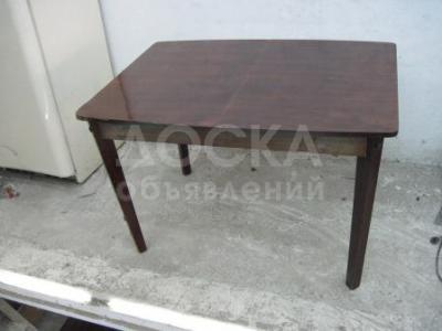 Продаю стол раскладной обеденный лакированный