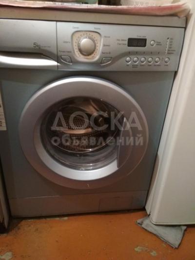 Продаю б/у стиральную машину LG 5 кг.